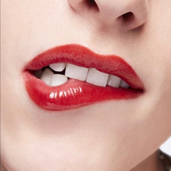 NWT!! MAC BEST-KEPT SECRET LIP KIT - Picture 6 of 7